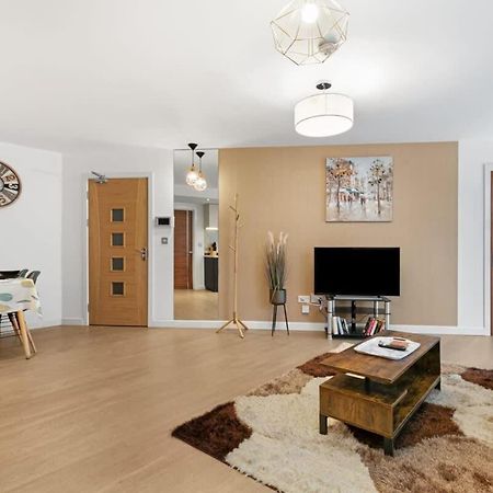 Modern 1 Bedroom Apartment In Woking Town Centre Extérieur photo